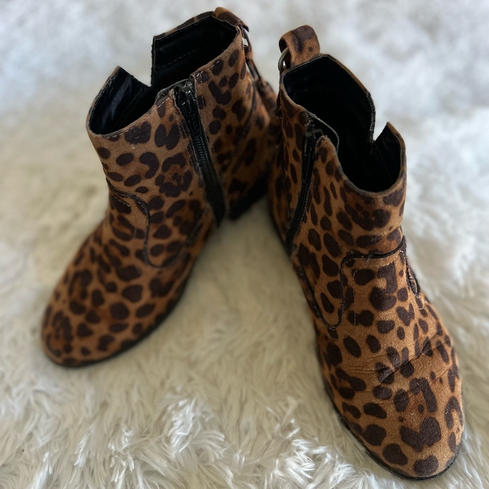 Girls ankle boots size 1 leopard print